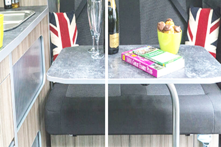 塑料卷簾門應(yīng)用